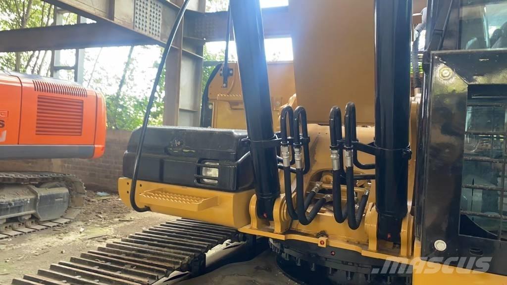 CAT 320D2L Rupsgraafmachines