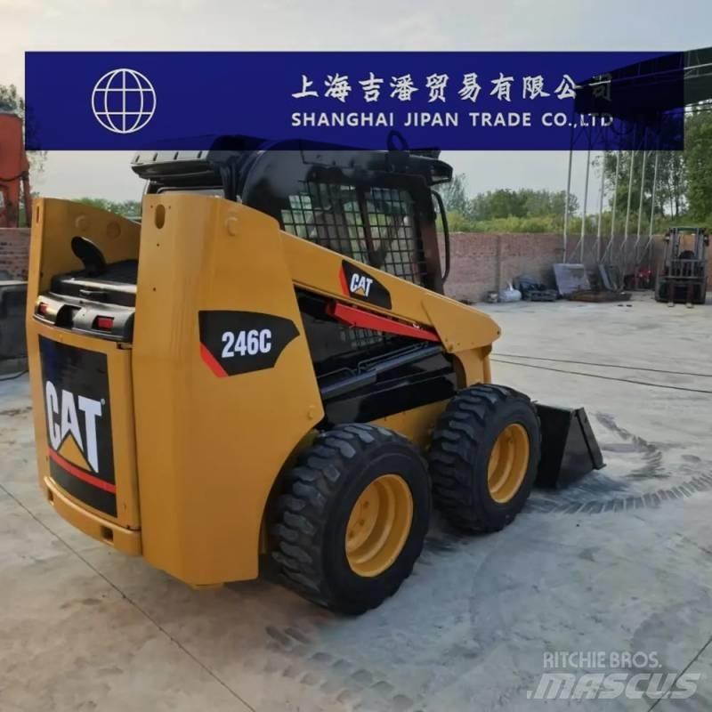 CAT 246 C Schrankladers