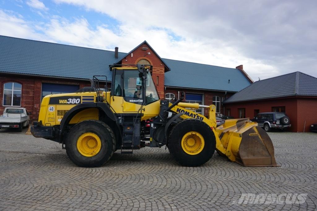 Komatsu WA 380-8 Wielladers