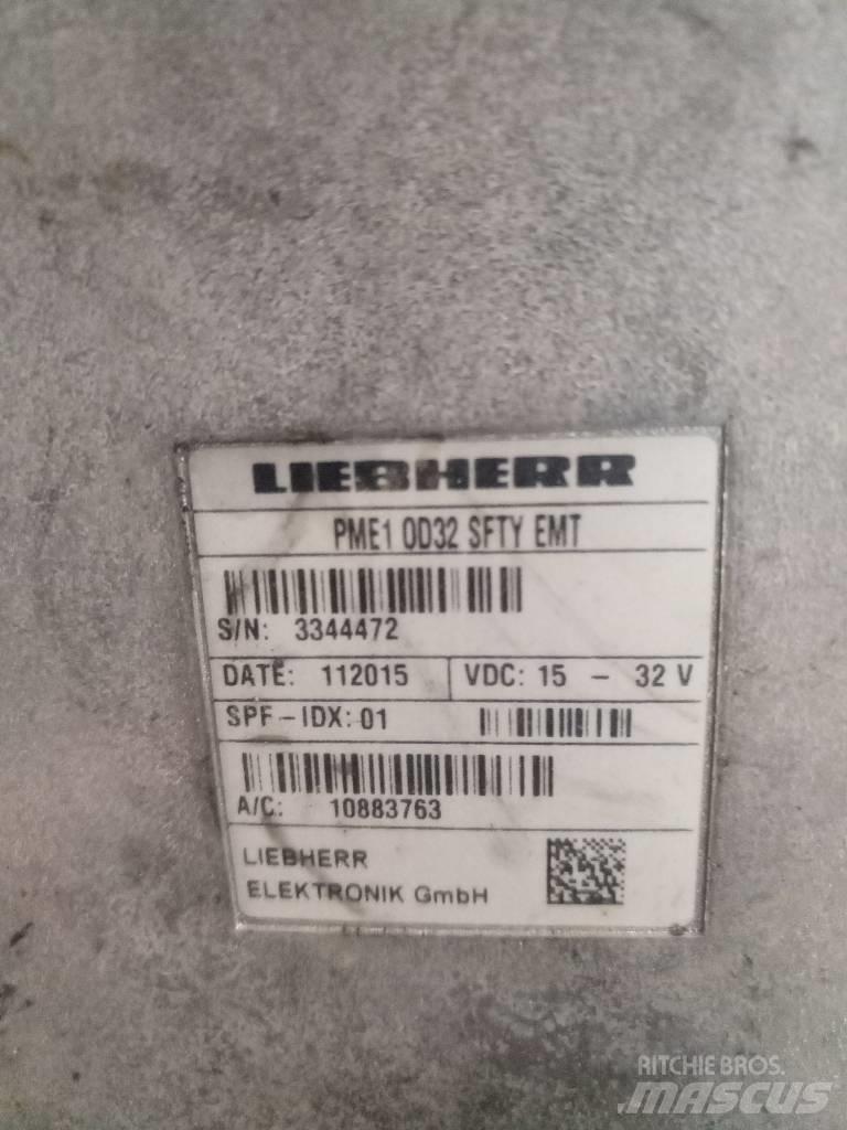 Liebherr R 916 LC Electronics