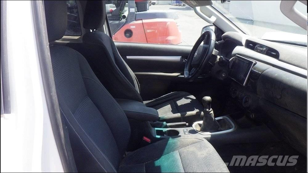Toyota Hilux 4 Bestelwagens met open laadbak