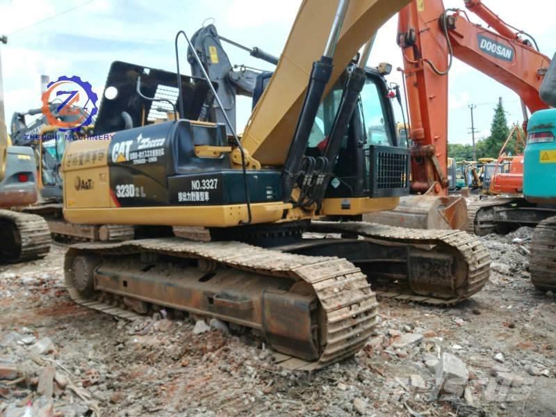 CAT 323 D L Rupsgraafmachines