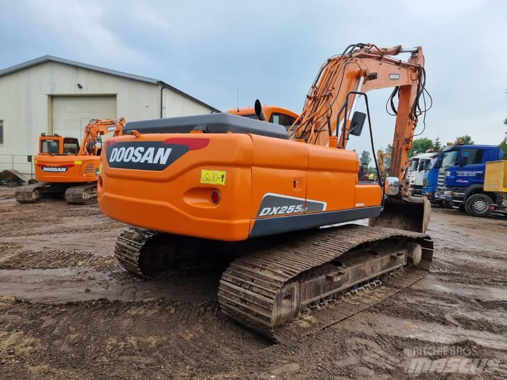Doosan DX 255 LC Rupsgraafmachines