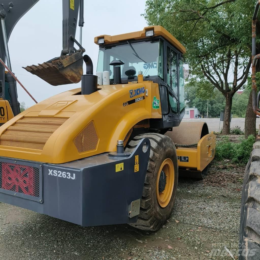 XCMG XS 263 J Trilrolwalsen