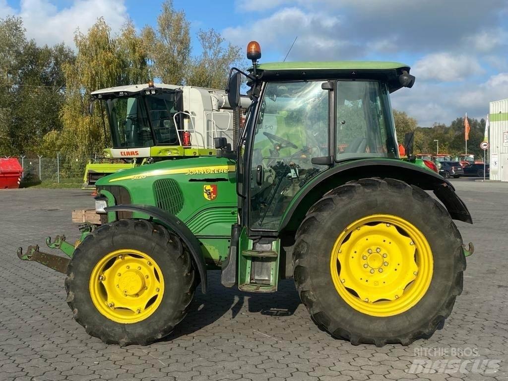 John Deere 5620 Tractoren