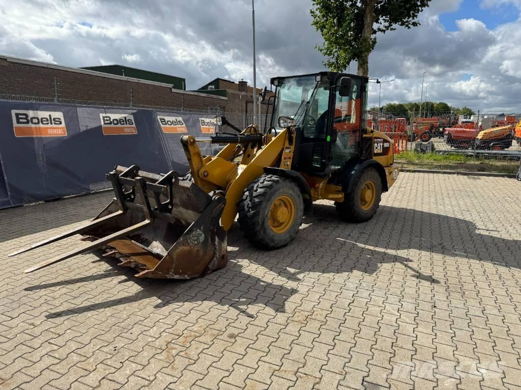 CAT 906M Wielladers