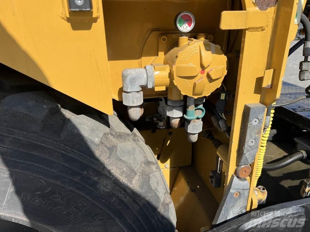 CAT AP 300 Asfaltafwerkmachines