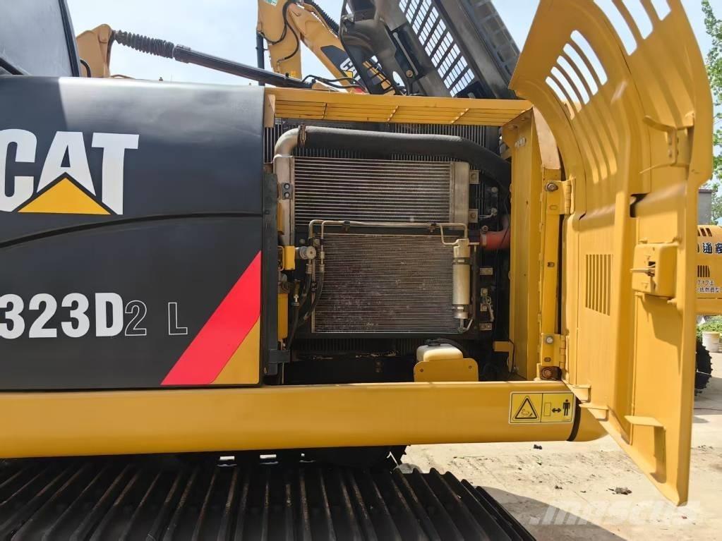 CAT 323 D Rupsgraafmachines