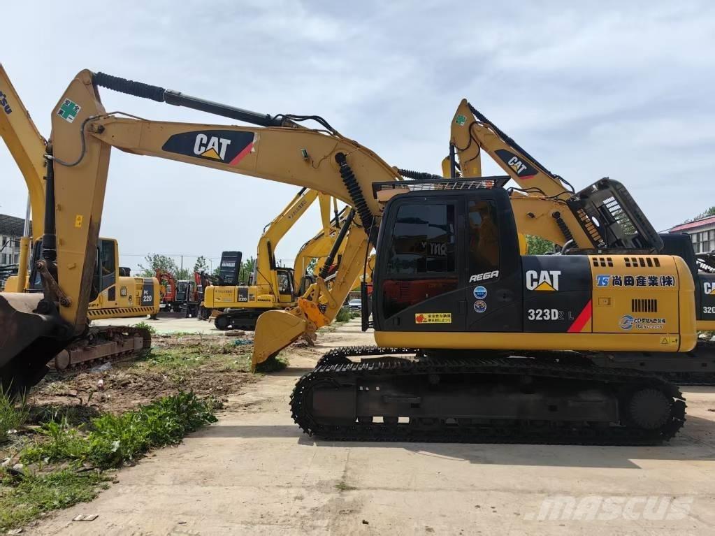 CAT 323 D Rupsgraafmachines