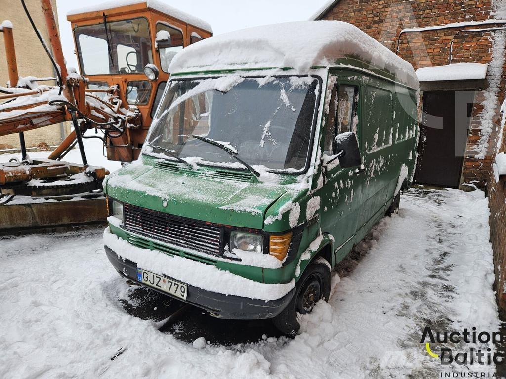 Mercedes-Benz 207D Gesloten bedrijfswagens
