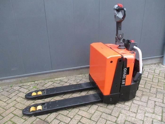 BT LPE 200-6 Pallettruck met meerij platform