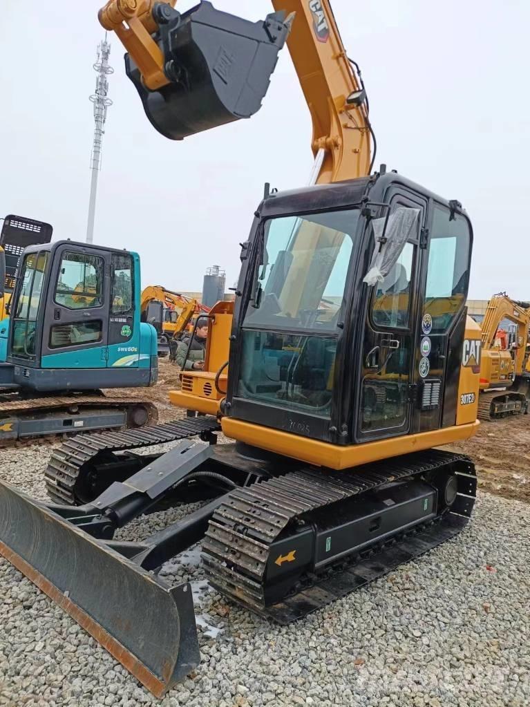 CAT 307 Rupsgraafmachines