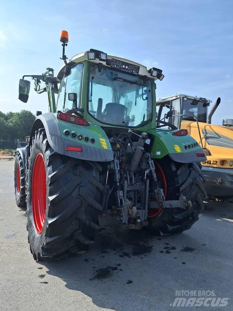 Fendt 718 Vario Tractoren