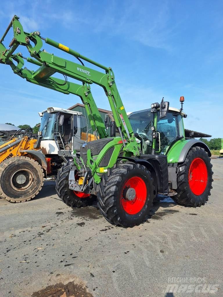 Fendt 718 Vario Tractoren