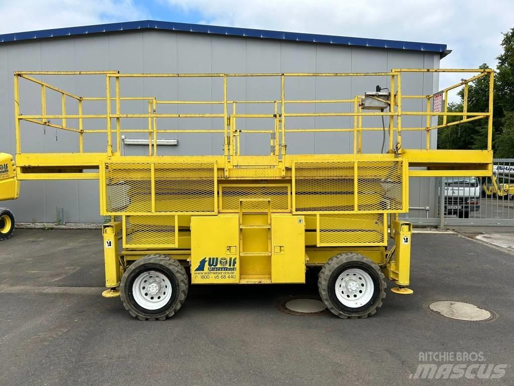 SkyJack SJ 8841 RT Schaarhoogwerkers