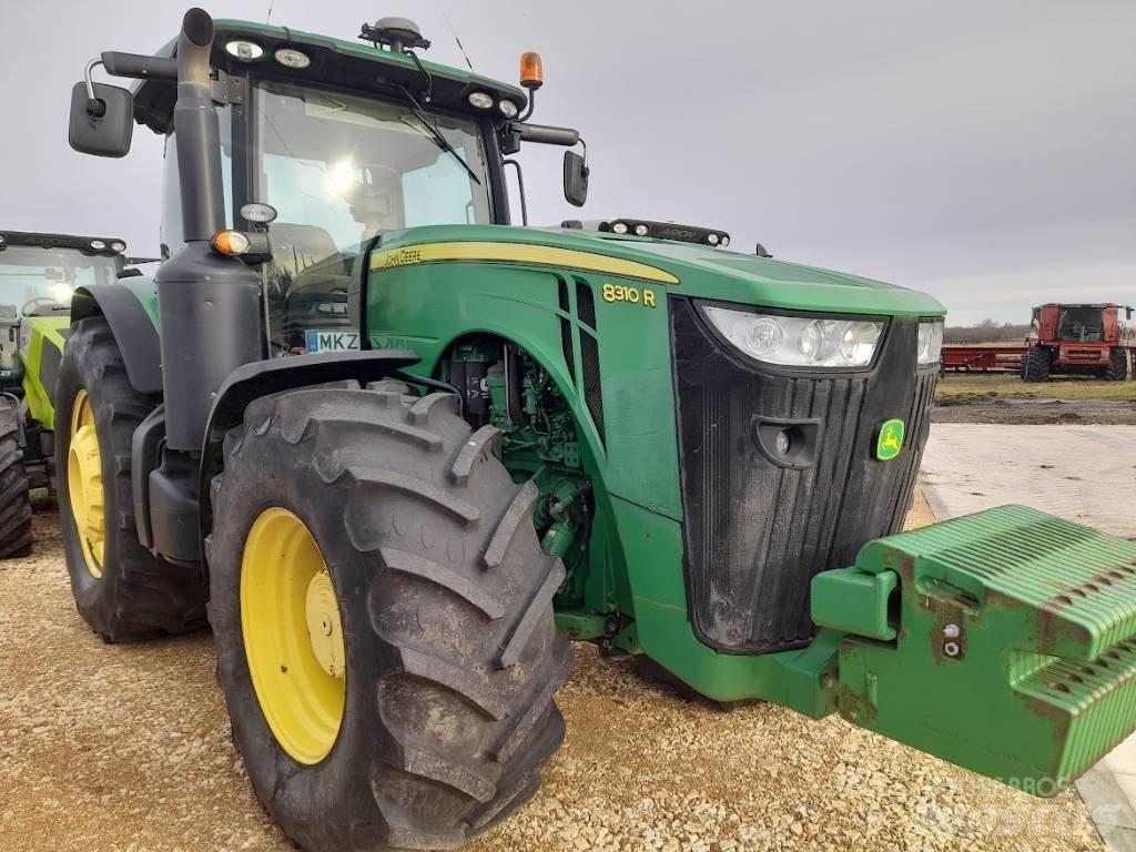 John Deere 8310 R Tractoren