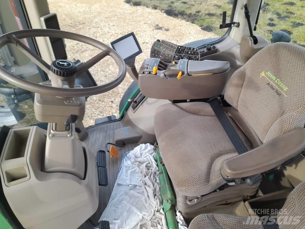 John Deere 8310 R Tractoren