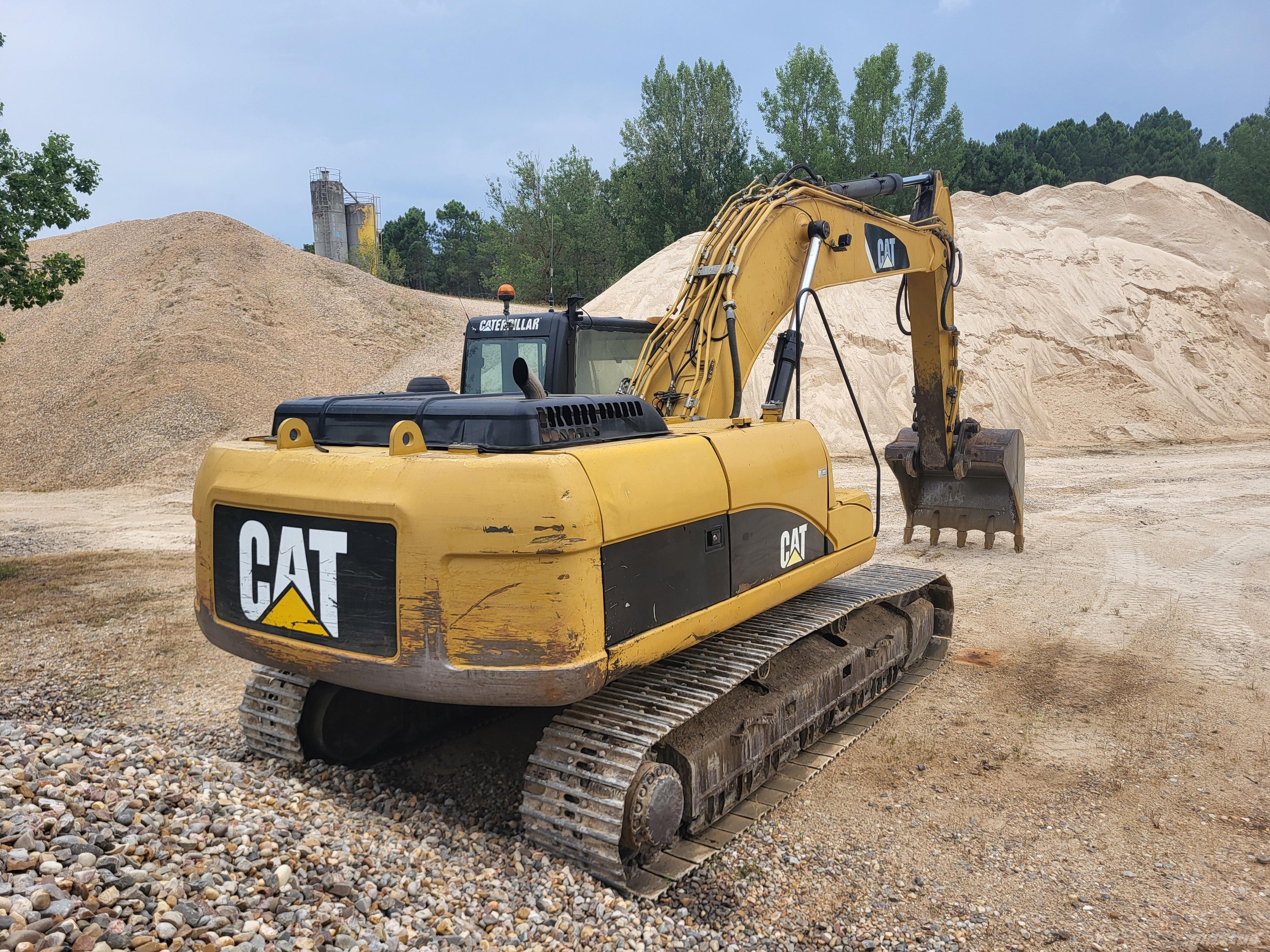 CAT 325 D LN Rupsgraafmachines