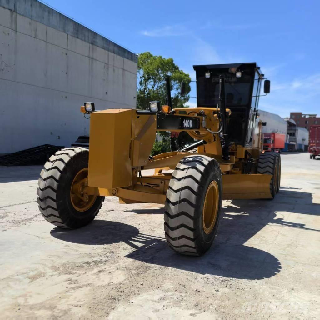CAT 140K Graders
