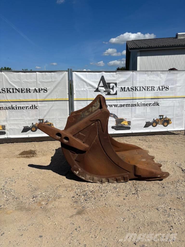 Gjerstad Graveskovl Bakken