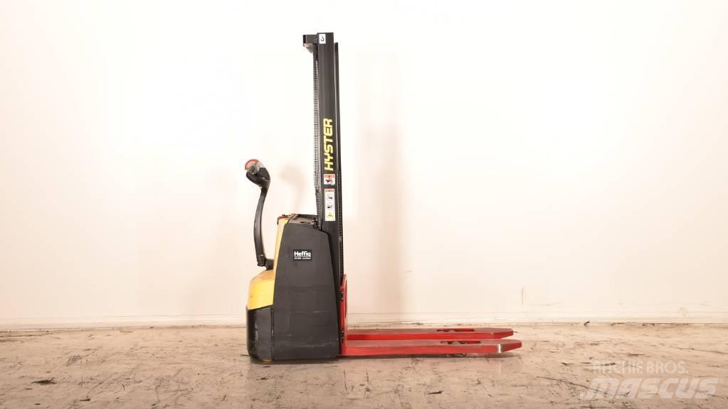 Hyster S 1.0E Meeloop stapelaar
