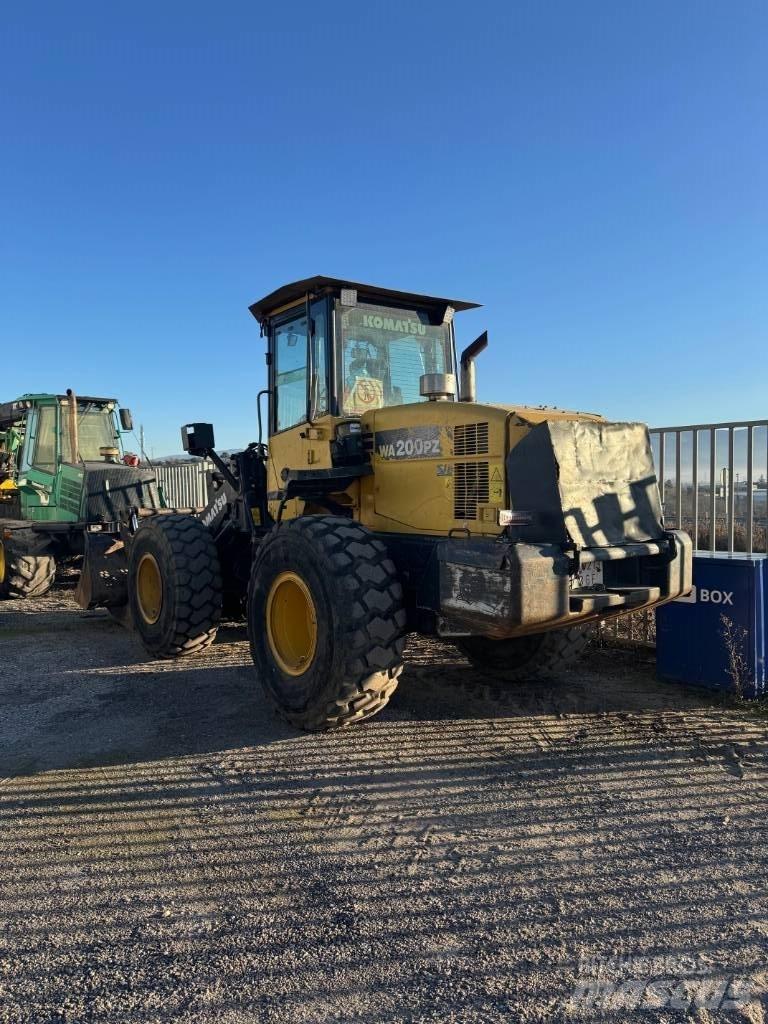 Komatsu WA 200 PZ-6 Wielladers