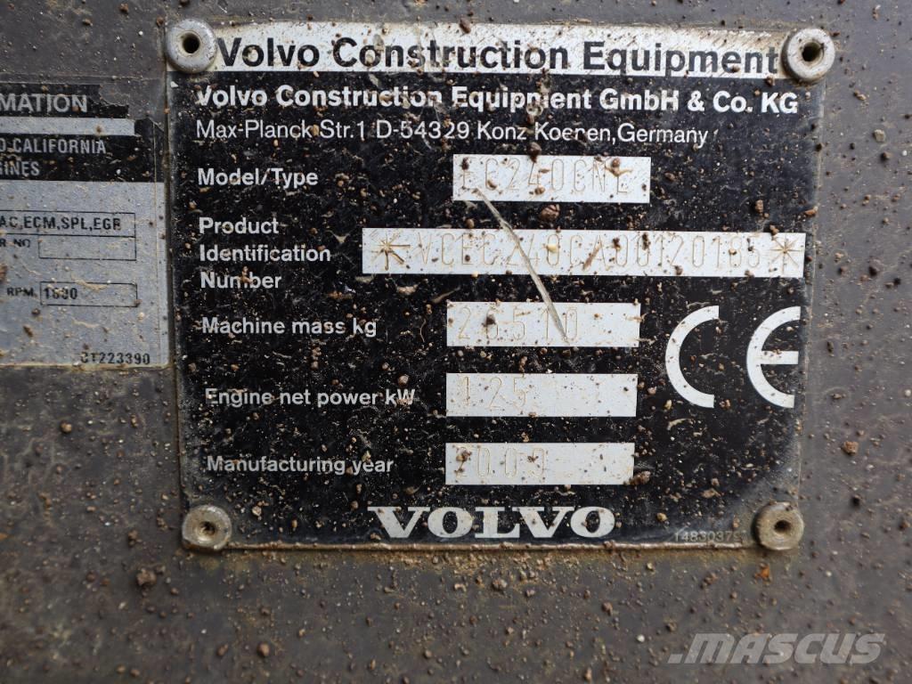 Volvo EC 240 C N L Rupsgraafmachines