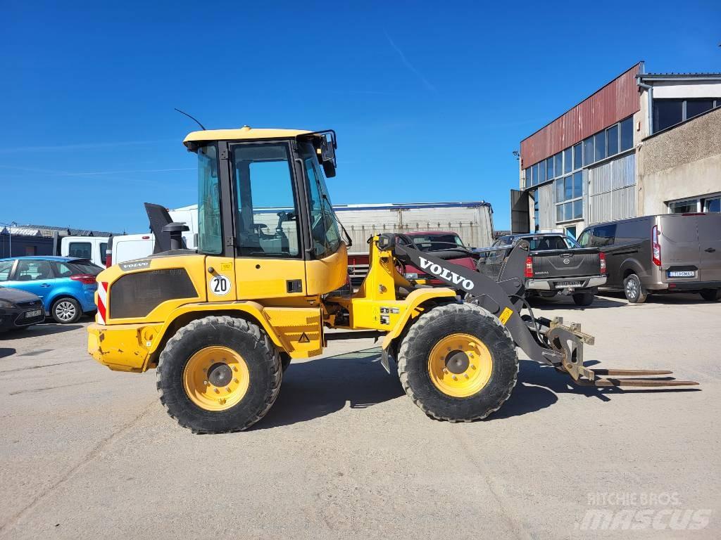 Volvo L 30 G Wielladers