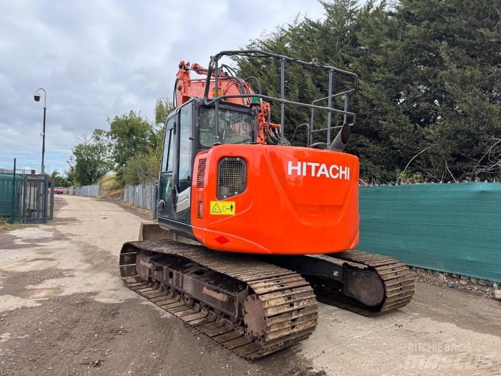 Hitachi ZX 135 US-5B Rupsgraafmachines