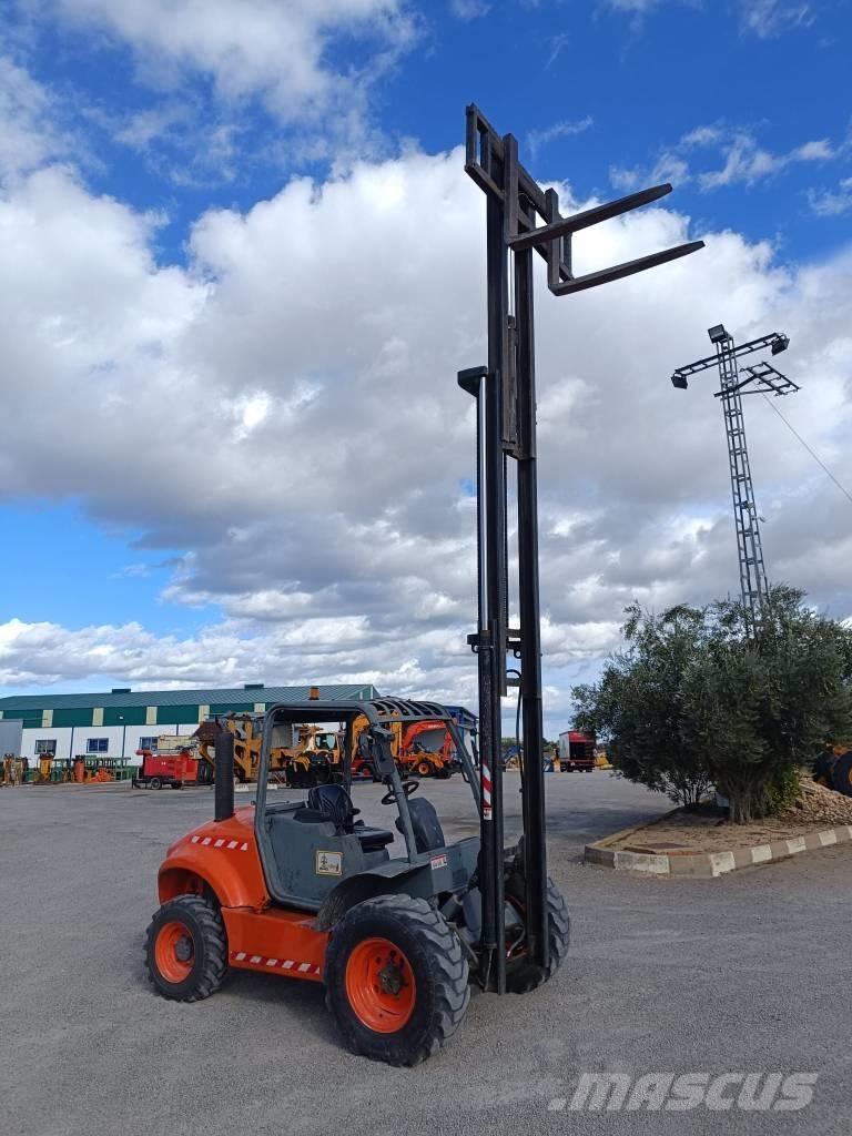 Ausa C 300 H Vorkheftruck voor zwaar terrein