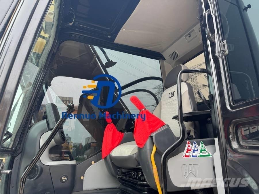 CAT 320D2 Rupsgraafmachines