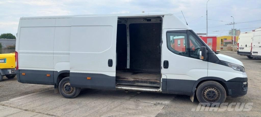 Iveco 35-180 Gesloten bedrijfswagens