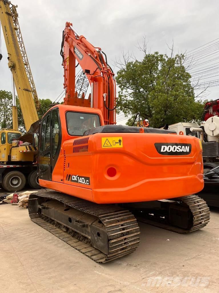Doosan DX 140 LC Rupsgraafmachines