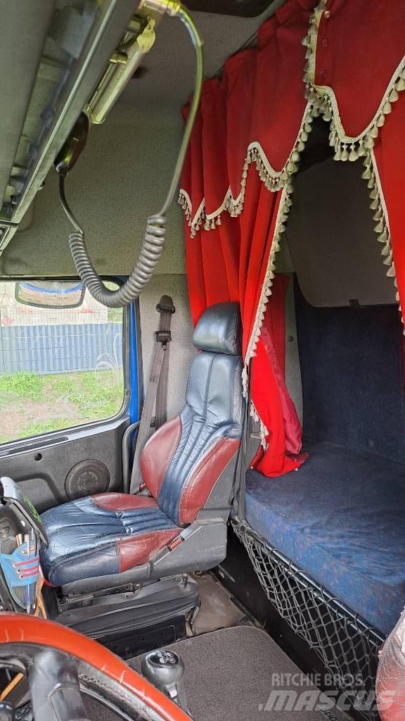 Volvo NH 12 Trekkers