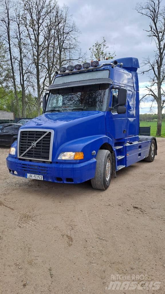 Volvo NH 12 Trekkers