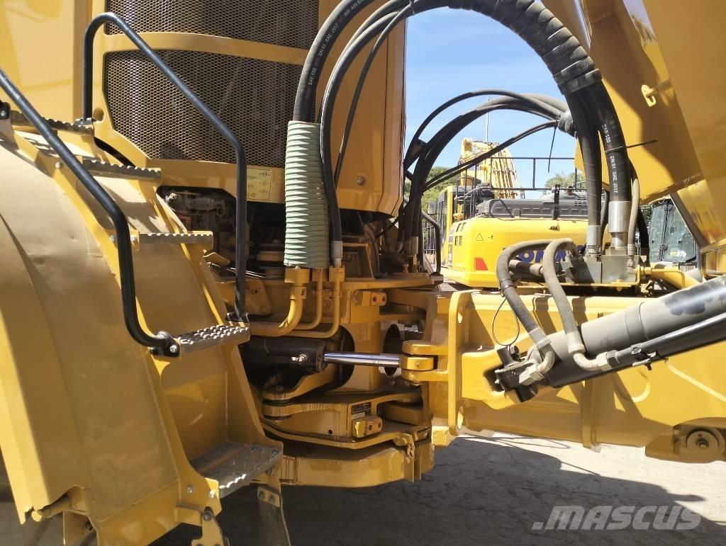 CAT 740 B Knik dumptrucks