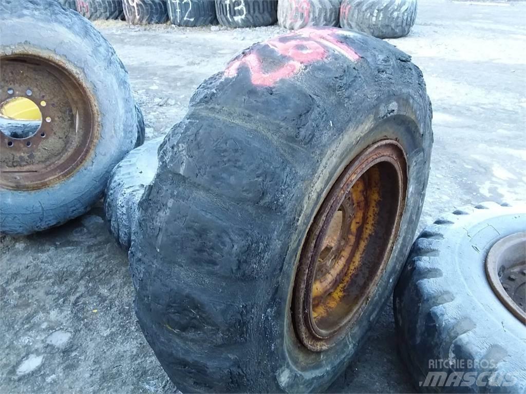 LS 17,5x25 Banden, wielen en velgen