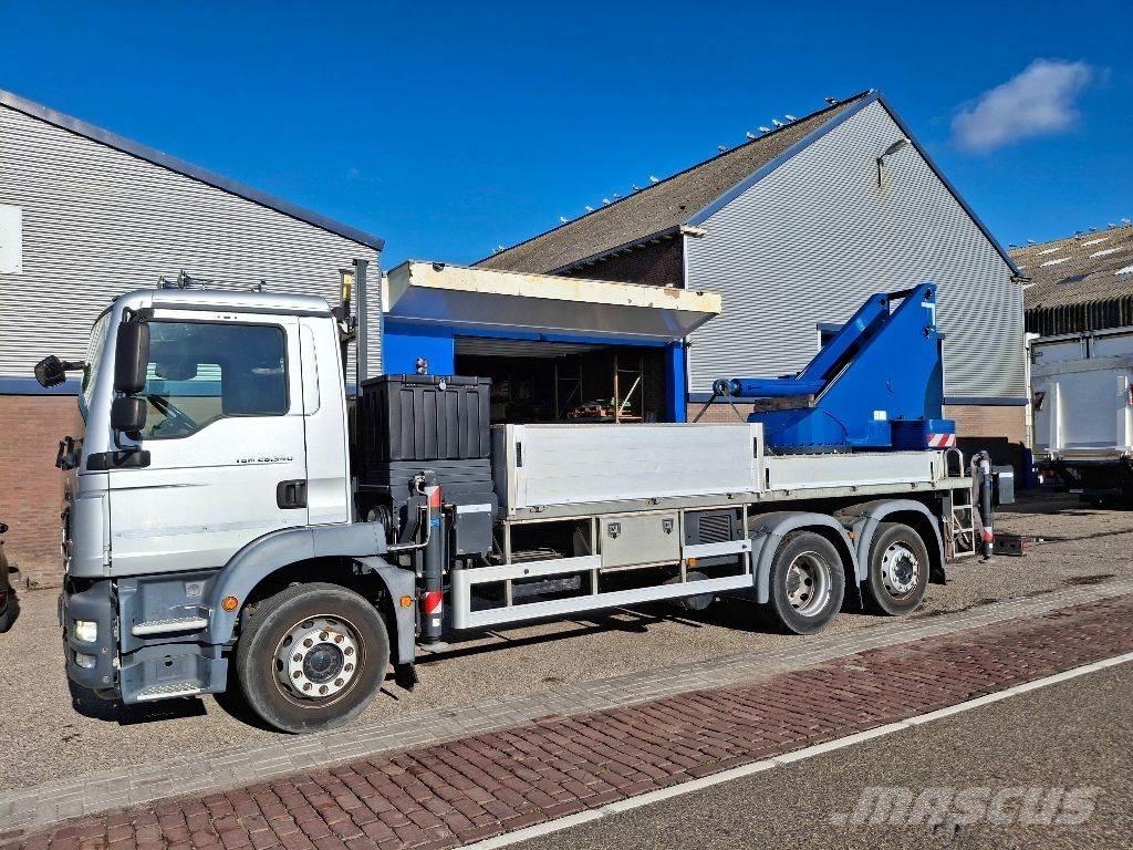MAN TGM 26.340 6x2 Bakwagens met gesloten opbouw