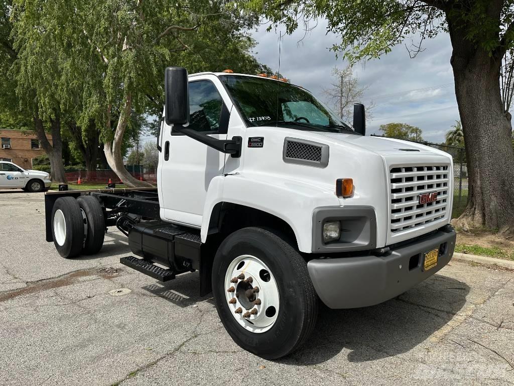 GMC Topkick C 6500 Chassis met cabine