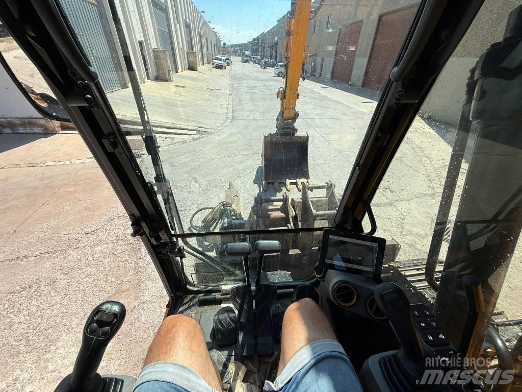 JCB 131 X LCD Rupsgraafmachines