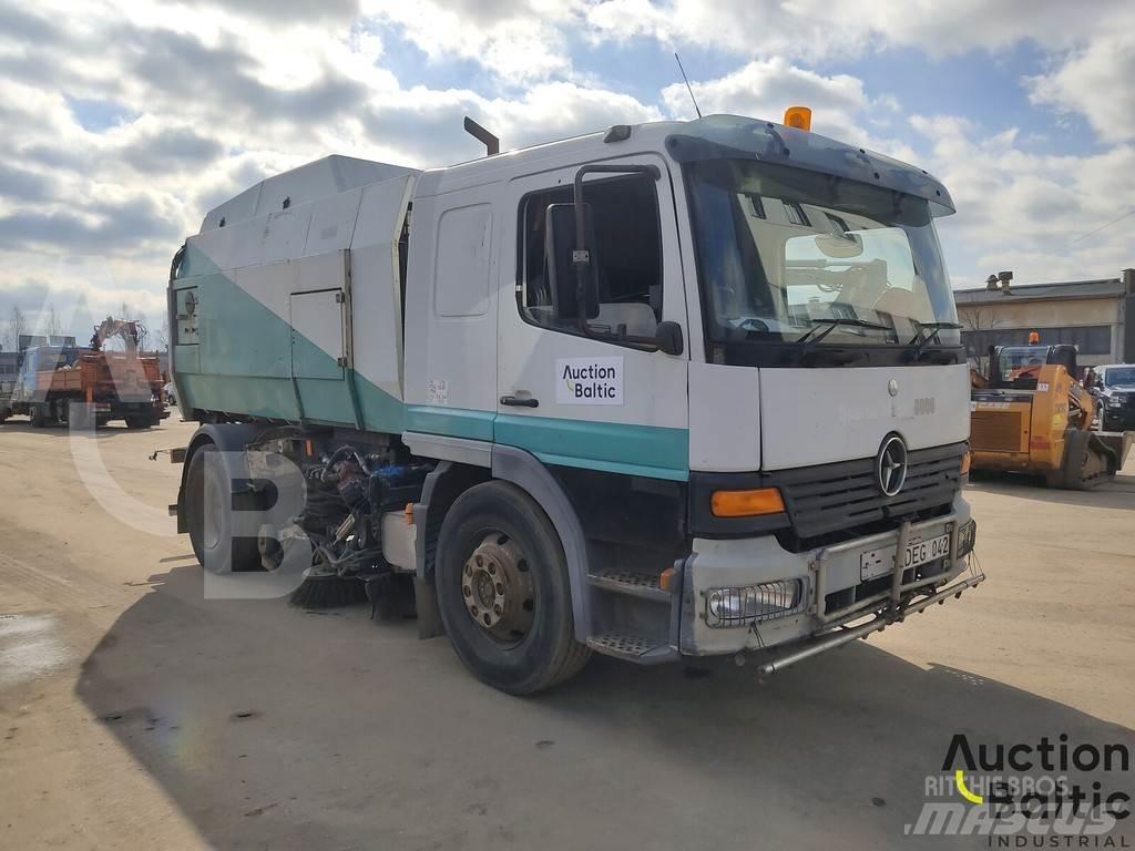 Mercedes-Benz 1517 Veegmachines