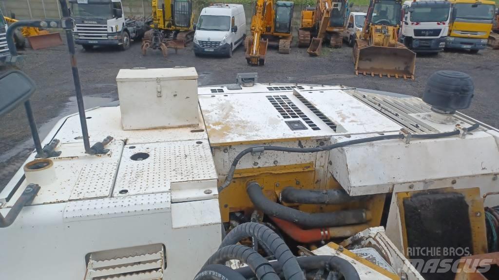 CAT 328 D L Rupsgraafmachines