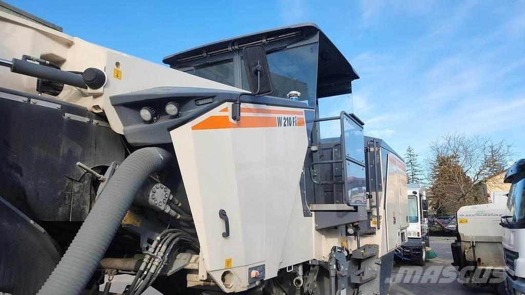 Wirtgen W210 FI Betonsteenmachines
