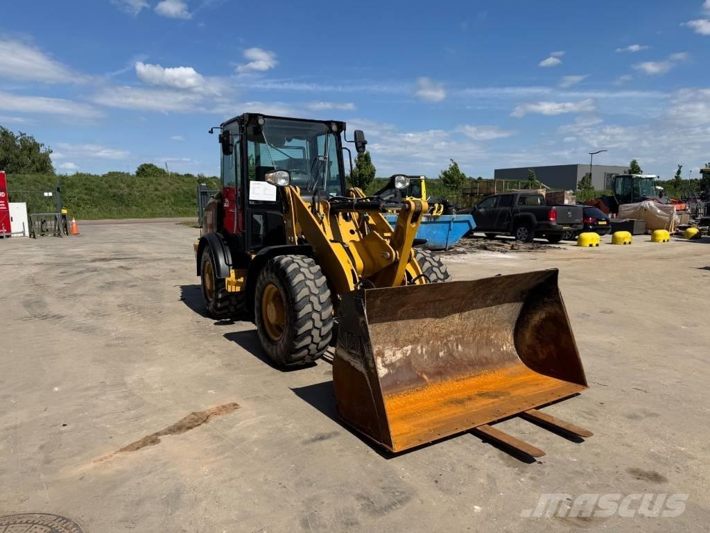CAT 906M Wielladers