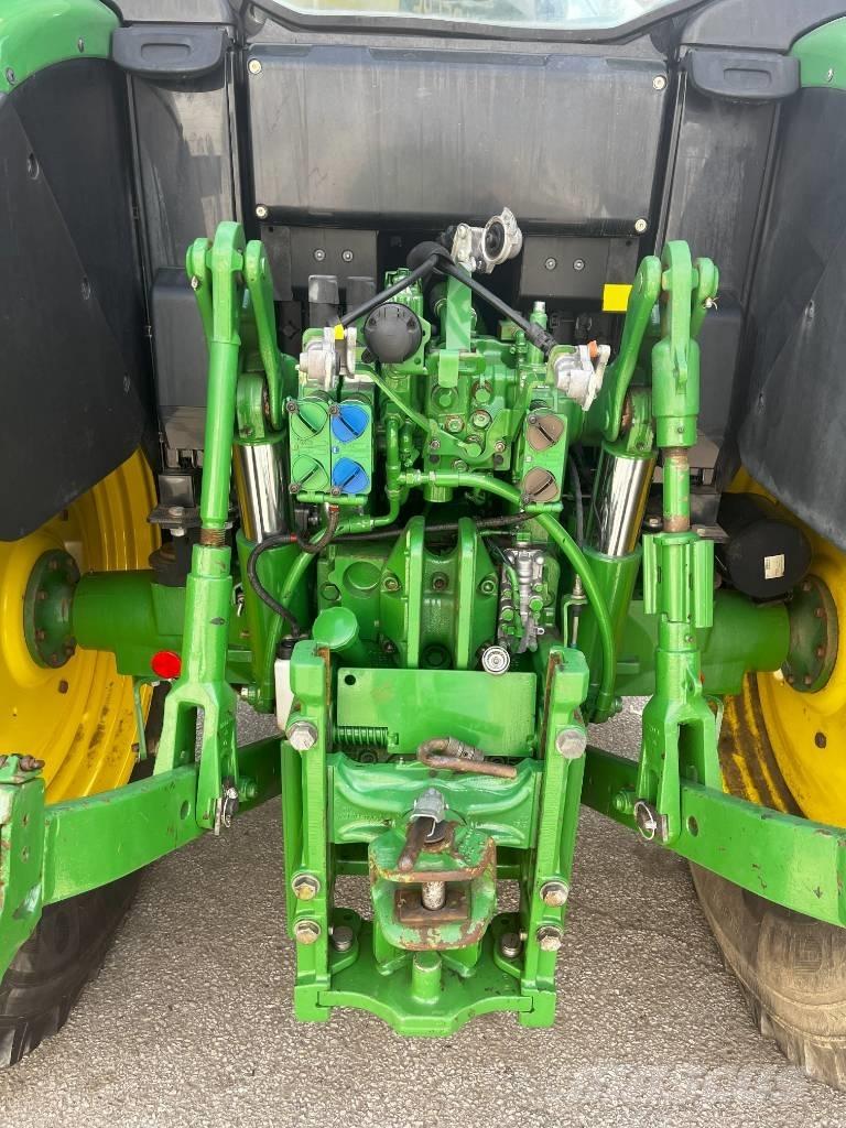 John Deere 6115 M Tractoren