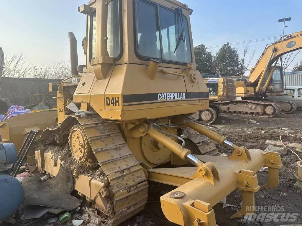 CAT D4H Rupsdozers