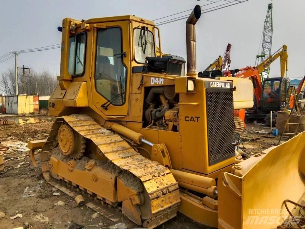 CAT D4H Rupsdozers