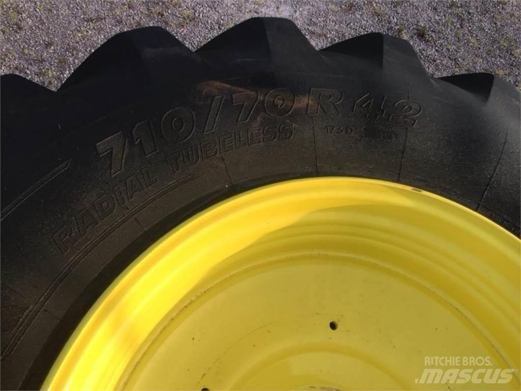 Michelin 710/70R42 Banden, wielen en velgen