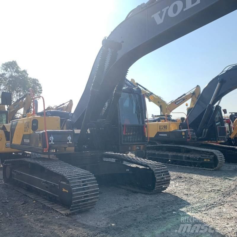 Volvo EC 240 Rupsgraafmachines