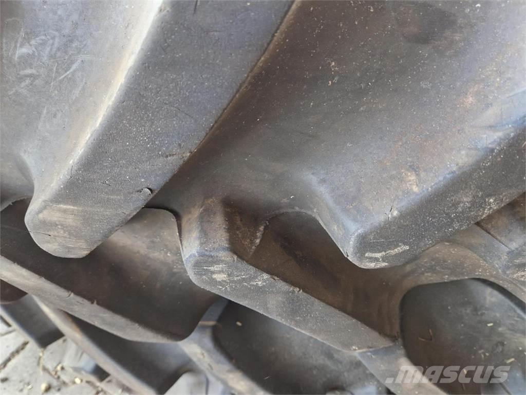 Mitas 380/105R54 Banden, wielen en velgen